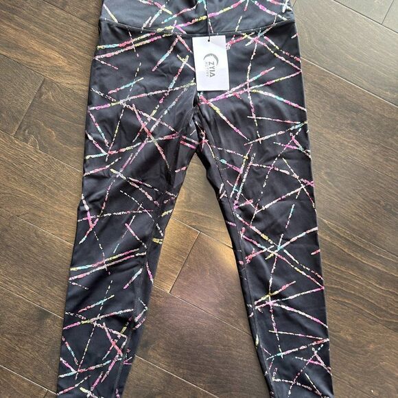 ZYIA Pants - 𝅺nwt Abstract HI-Rise 7/8 (24") Black with Multicolor - Size 6-8